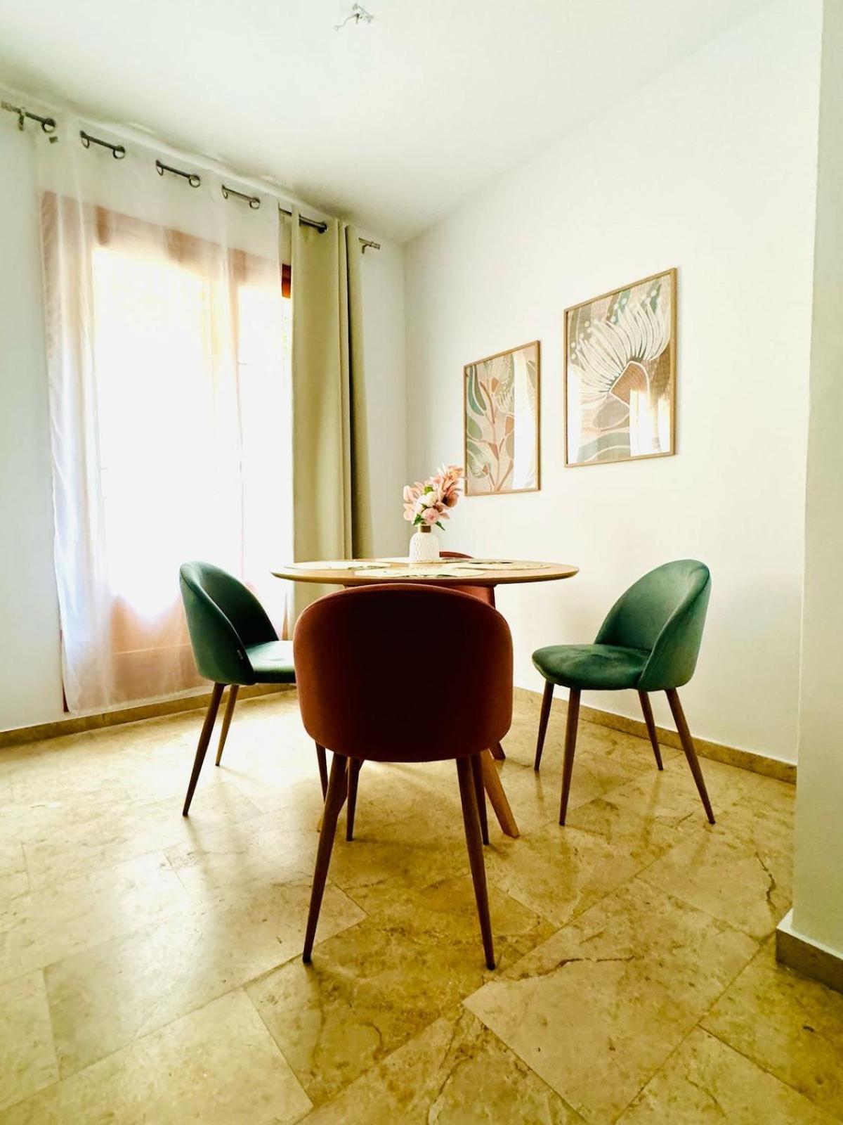 Abat 1 Cool & Wide Flat Next To The Cathedral * Valencia